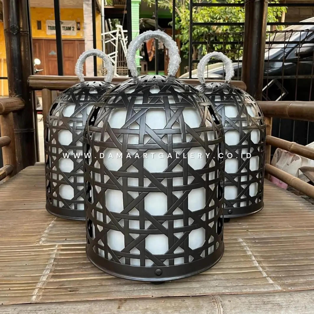 Lampu Taman Kurungan Ukir Anti Korosi